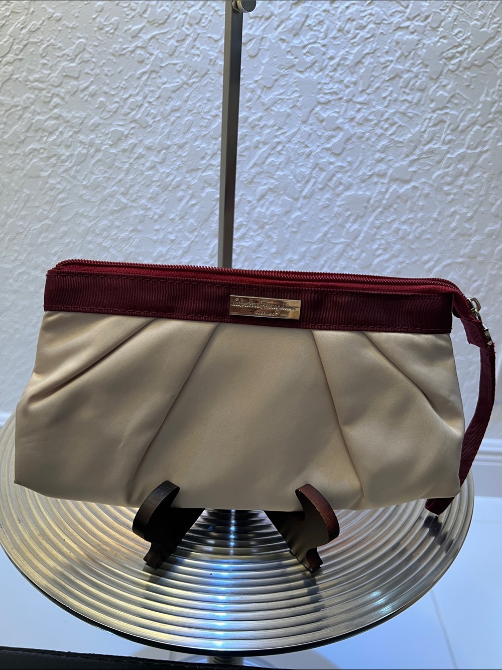 SALVATORE FERRAGAMO FOR ALITALIA AIRLINES BEIGE and BURGUNDY WRISTLET